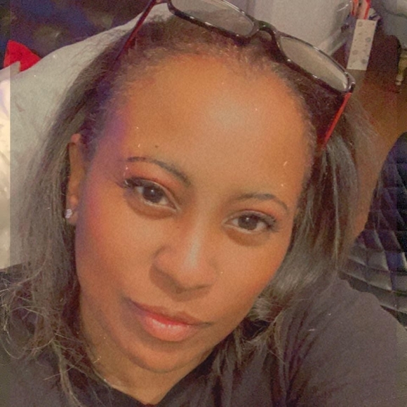 Meet your Posher, Felicia - Picture 1 of 1